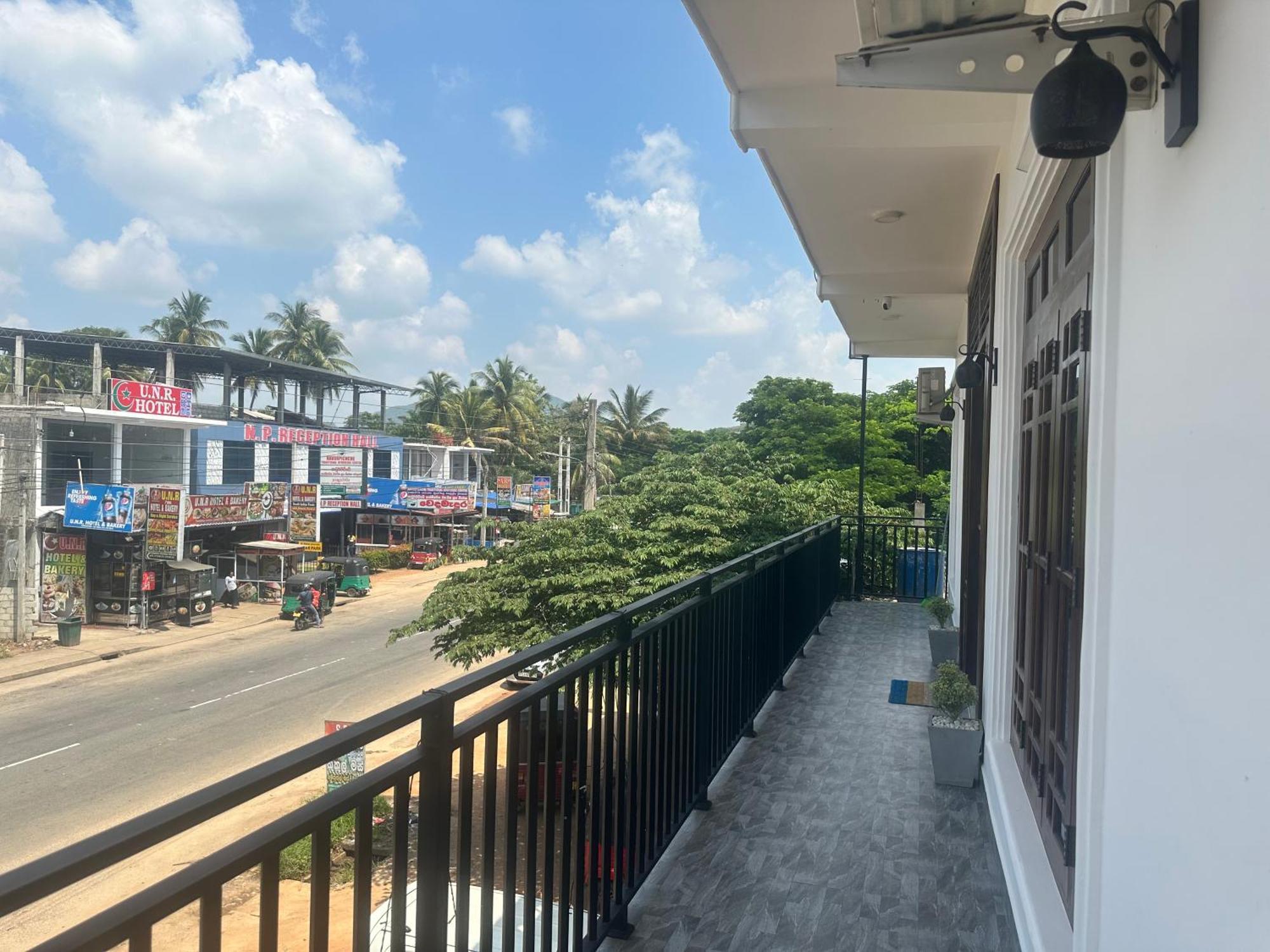Sns Guest House Galewela Экстерьер фото